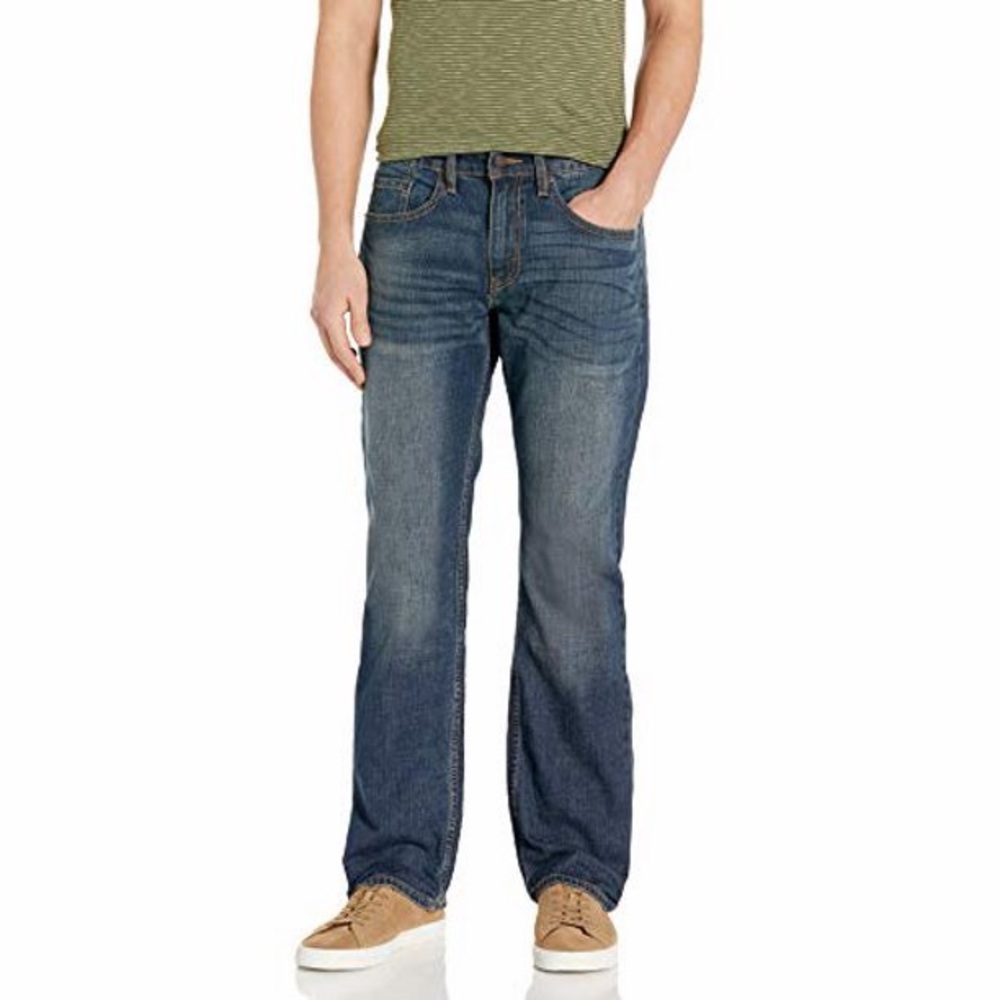 NWT - (2) Pairs Men’s Levi Signature Gold Relaxed Jeans 44x32